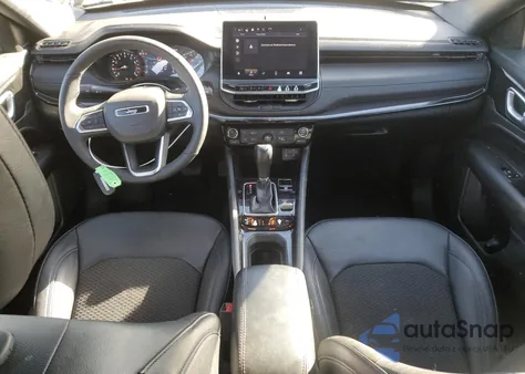 2025 Jeep Compass Latitude из США, поврежденный, VIN 3C4NJDBNXST569687